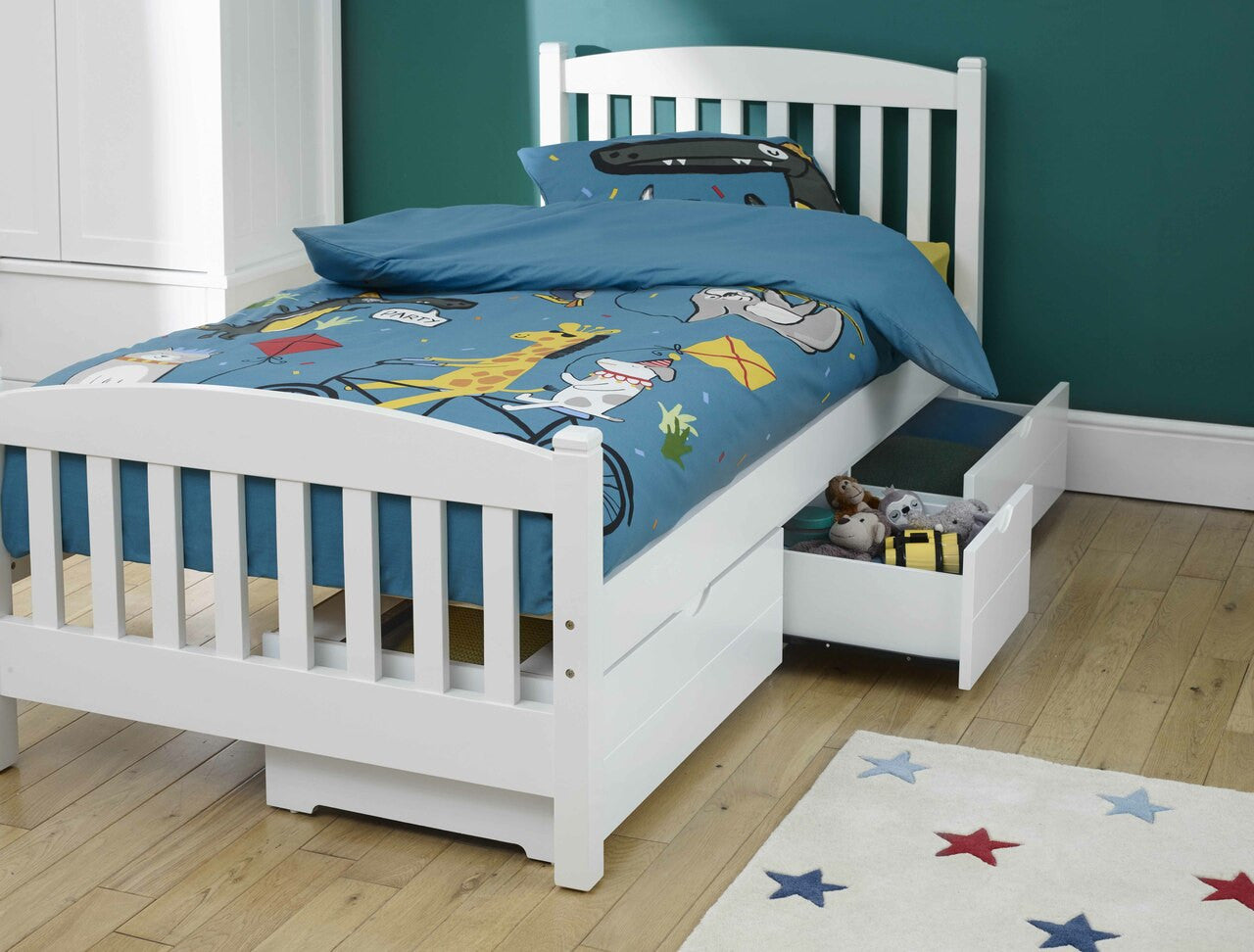Snowy  bed with 3 drawer trundle