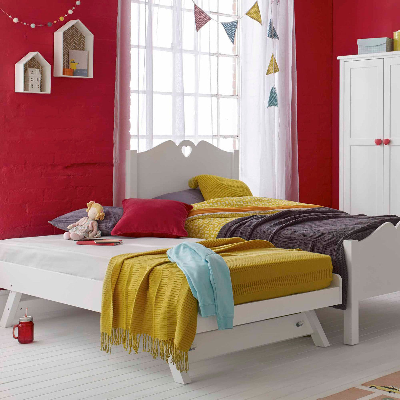 Holly pop up trundle