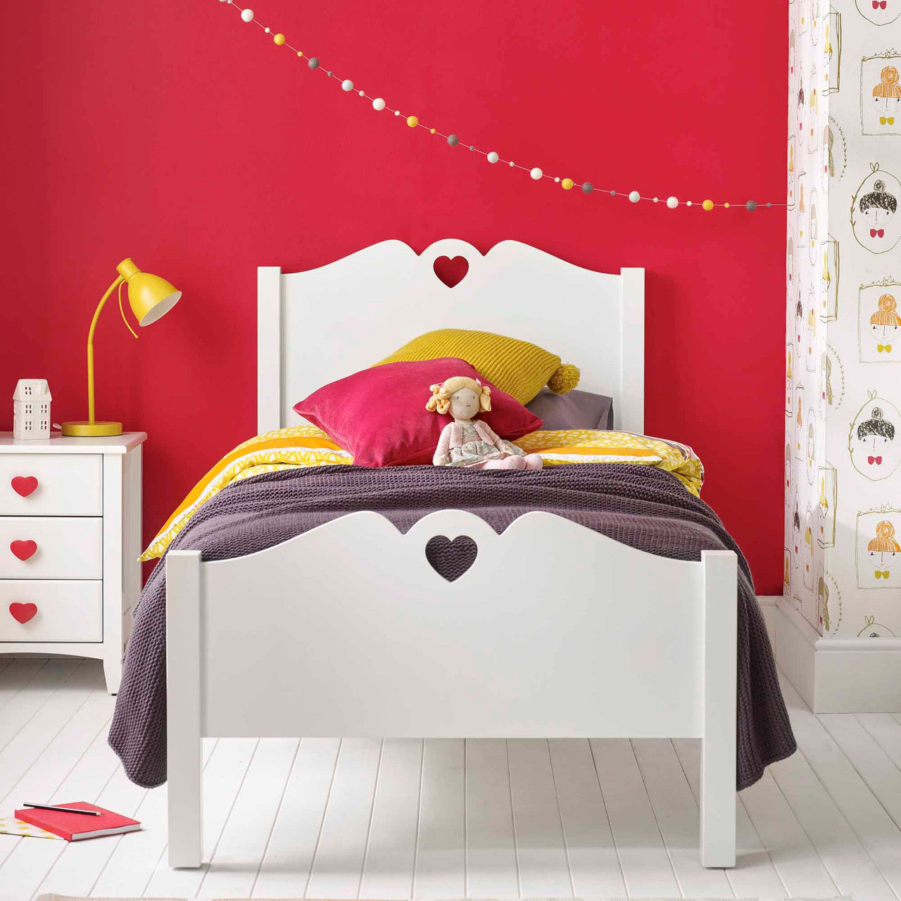 white single bed holly